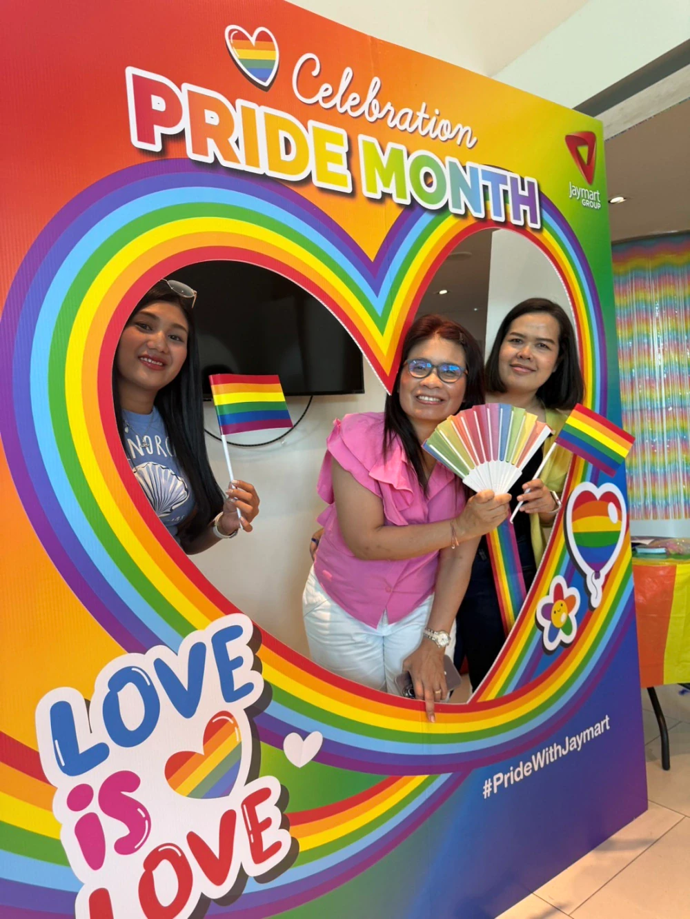กิจกรรม Photo booth Rainbow Frame Station