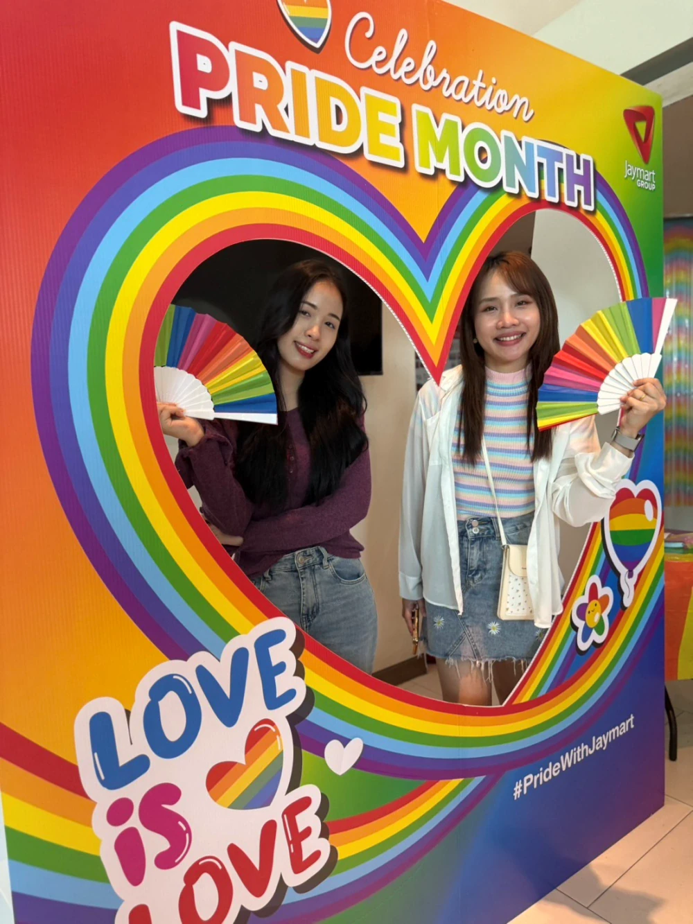 กิจกรรม Photo booth Rainbow Frame Station
