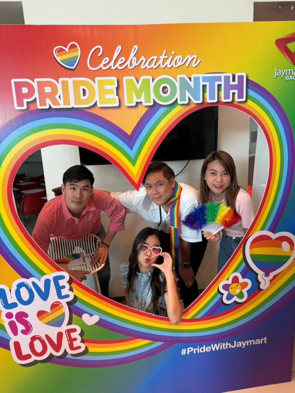กิจกรรม Photo booth Rainbow Frame Station